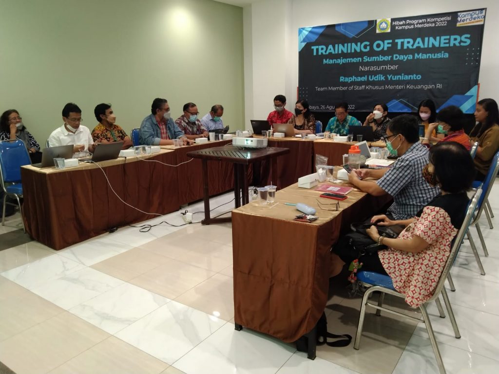 TRAINING OF TRAINERS PRODI MANAJEMEN UKDC 